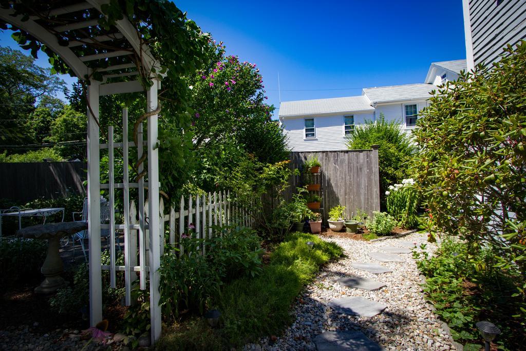 Sally Webster Inn Рокпорт Екстериор снимка