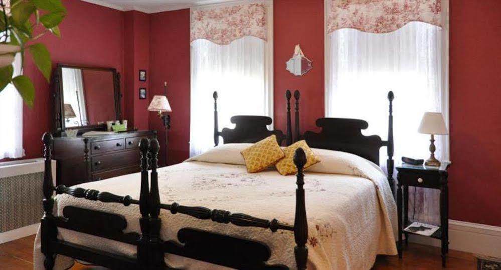 Sally Webster Inn Рокпорт Екстериор снимка